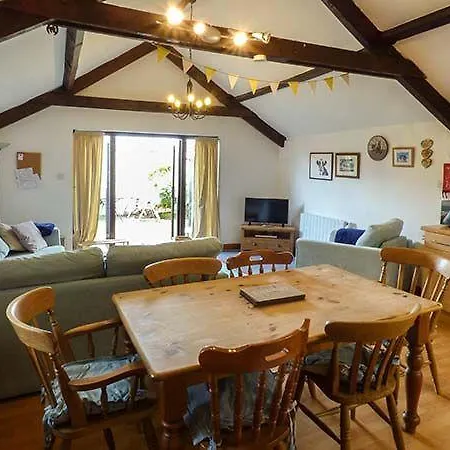 3 Sycamore Barn